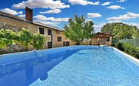 Ferienhaus Mit Privatpool Fuer 6 Personen Ca 55 Qm In Galizana, Istrien Istrische Riviera